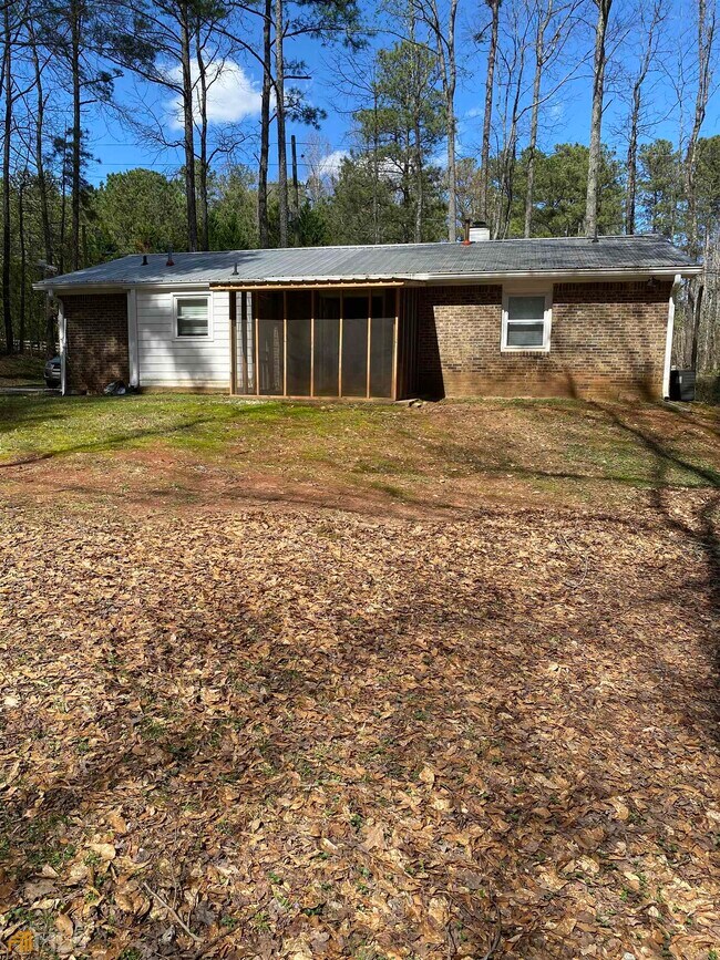 Foto del edificio - 1124 Country Club Rd