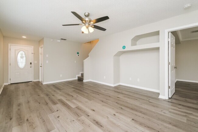 Foto del edificio - 6032 Pointe Pleasant Blvd