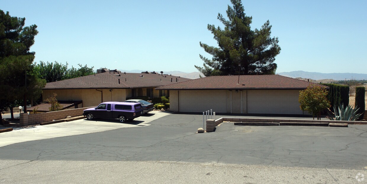 Building Photo - 16078 Rancherias Ln