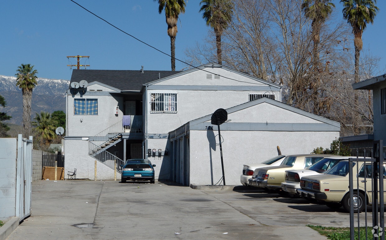 Primary Photo - 772 Magnolia Ave