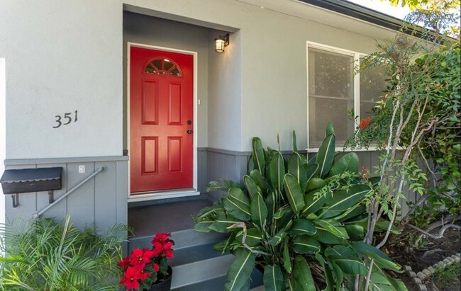 Foto del edificio - 351 Ramona Dr