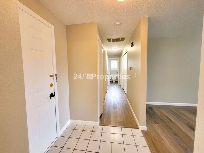 Building Photo - Winter discount - $200 OFF - 3BD I 2BA in ...