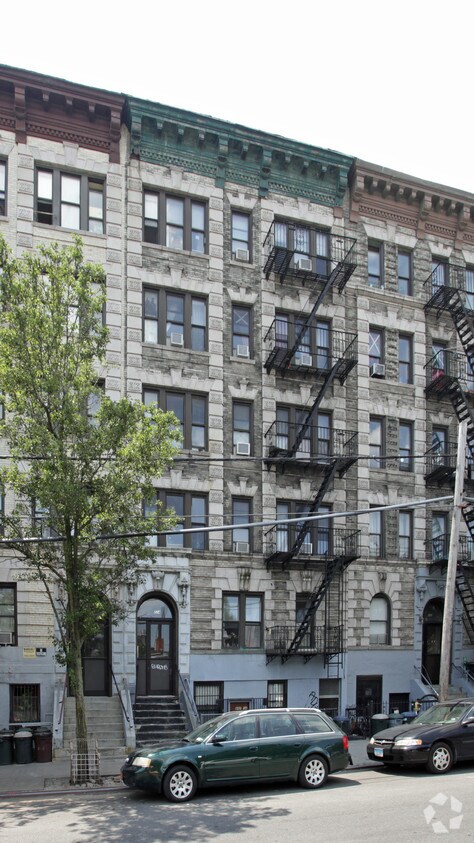 Building Photo - 224 Metropolitan Ave