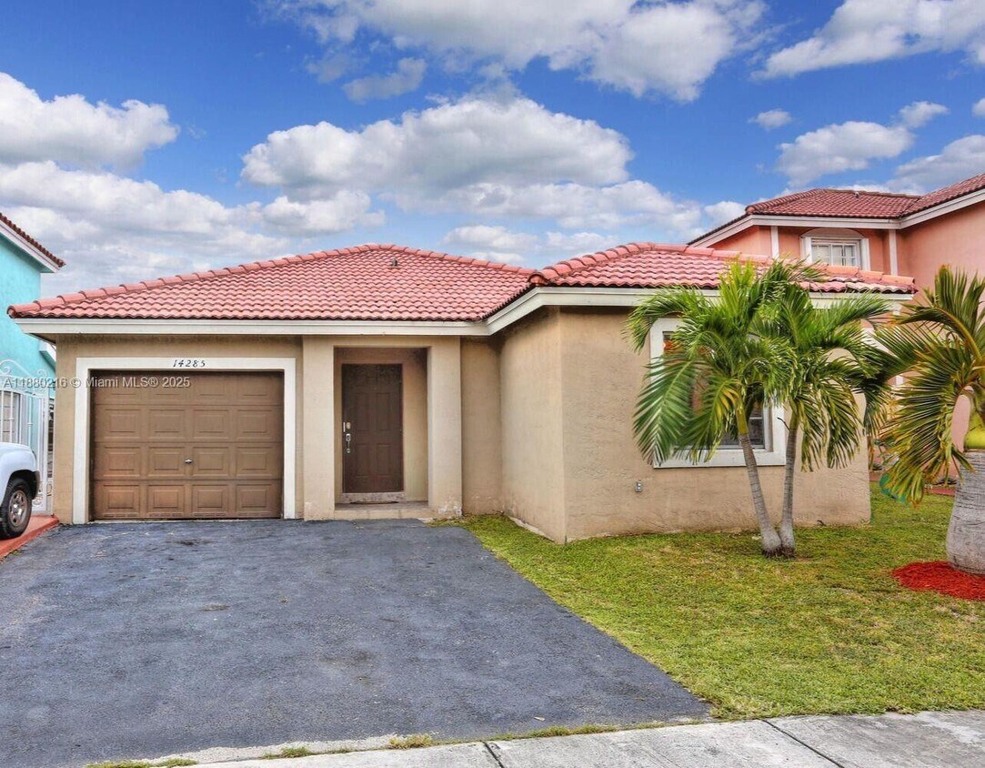 Foto principal - 14285 SW 176th Terr