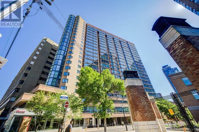 Building Photo - 1055 Bay St.
