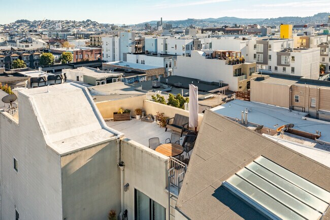 Aéreo - 639 Minna St