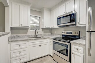 Building Photo - 405 Hawthorne St