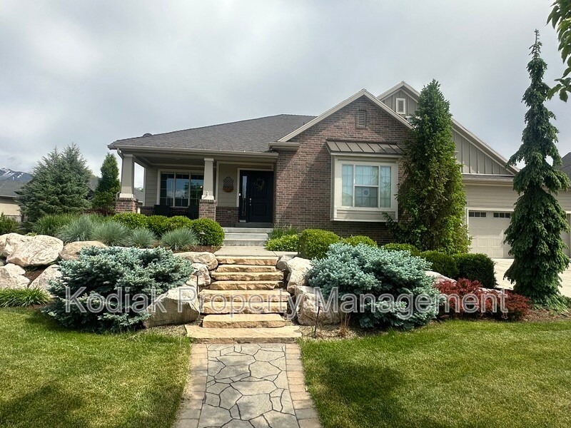 Primary Photo - 1139 Kings Ct