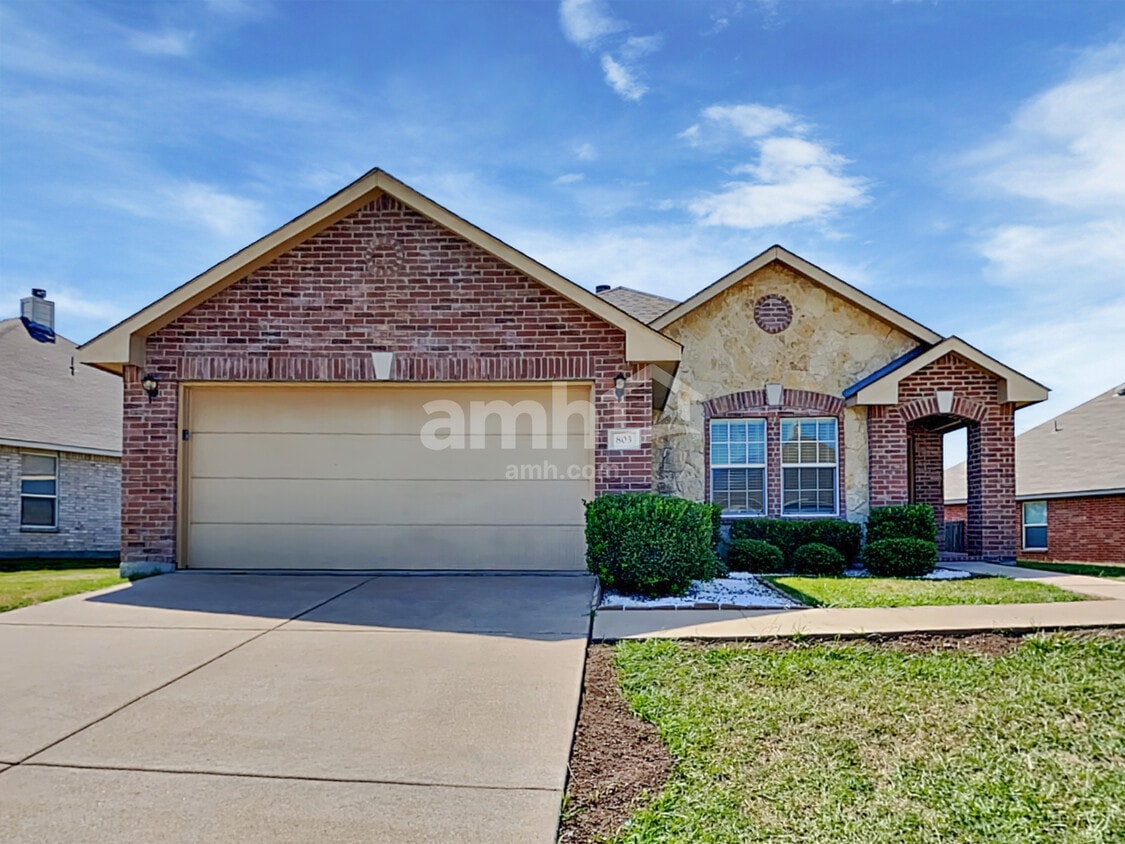 Primary Photo - 803 Windflower Dr