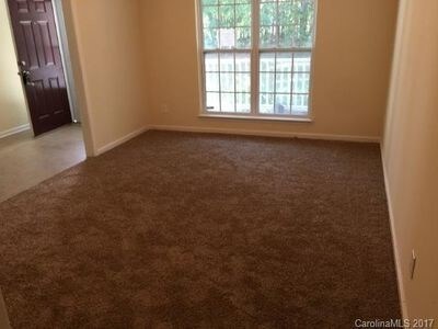 Foto del edificio - 8212 Pine Oak Rd