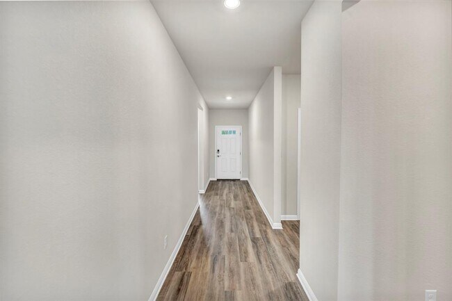 Foto del edificio - 102 Greenspire Ln