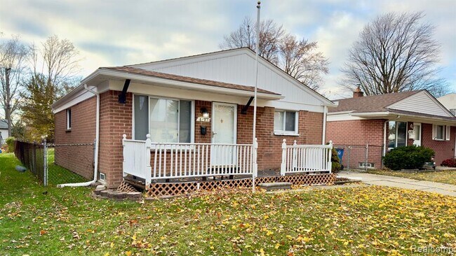 Building Photo - 6181 Highview St
