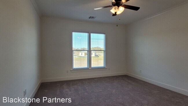 Foto del edificio - 4 br, 2 bath House - 18955 Pharlap Way