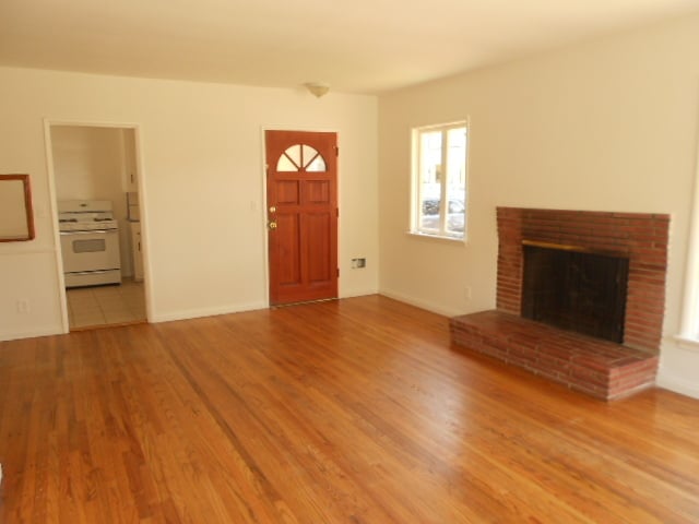 Building Photo - 10842 Oregon Ave