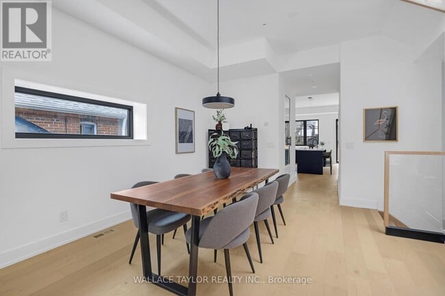 Building Photo - 13 Knight St