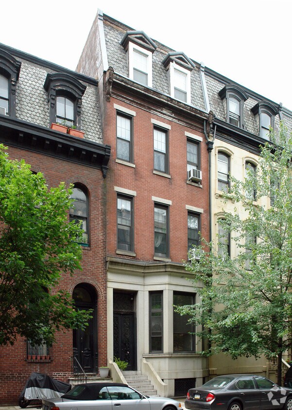Primary Photo - 2030 Spruce St