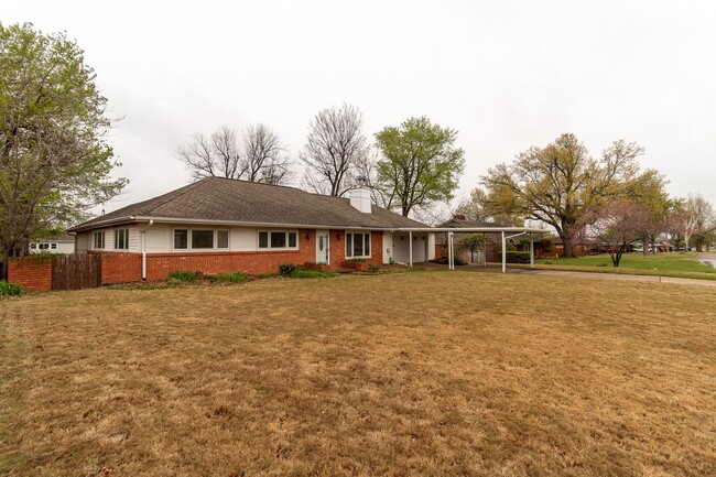Building Photo - 3 Bed 3 Bath in Midwest City