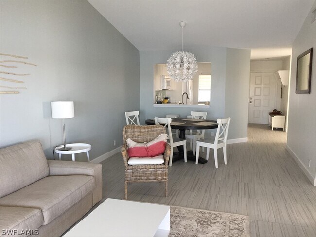 Foto del edificio - 7800 Emerald Cir