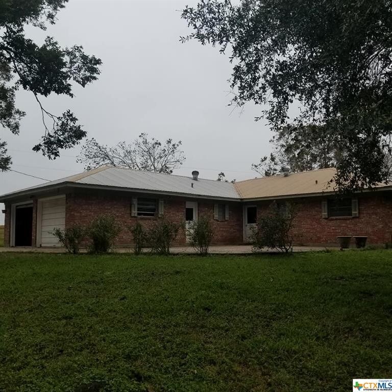 1088 Black Bayou Rd, Victoria, TX 77905 House Rental in Victoria, TX