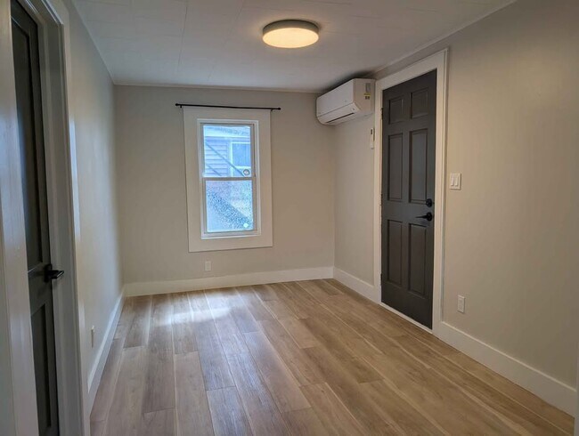 Photo du bâtiment - 985 Albert Rd