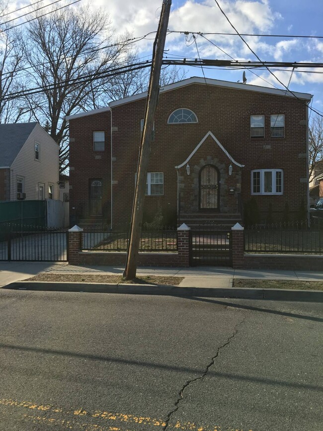 Building Photo - 146-34 184th St