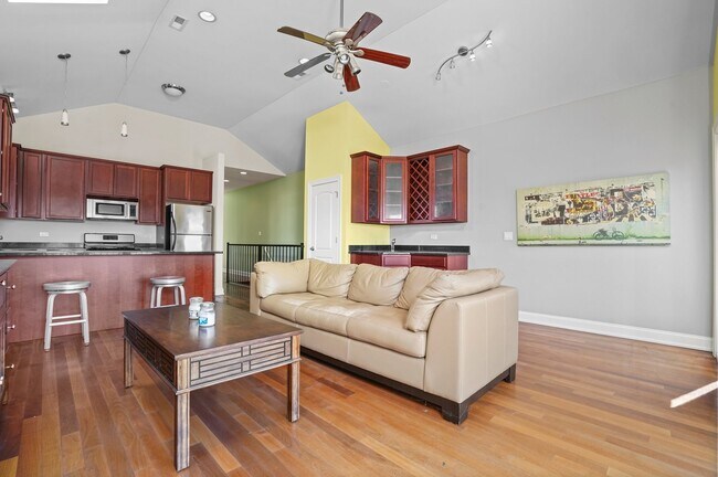 Building Photo - 4648 W 63rd St