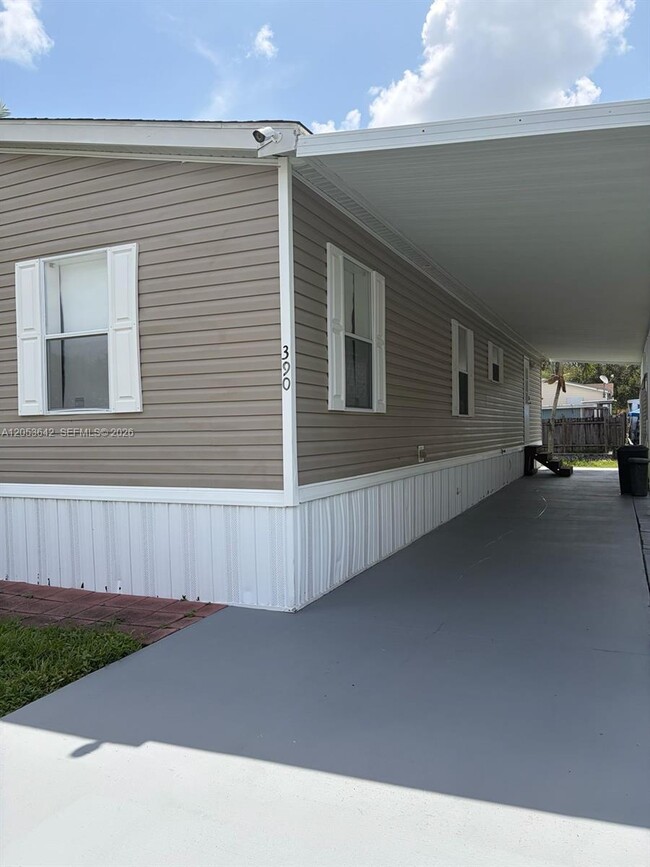 Foto del edificio - 390 NW 134th Ave