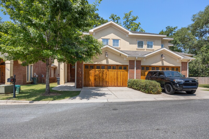 Foto principal - 1836 Ashley Hall Way
