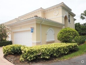 Building Photo - 408 Triano Cir