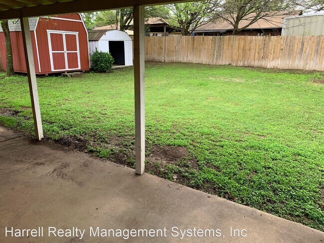 Building Photo - 3 br, 2 bath House - 2201 Ramada