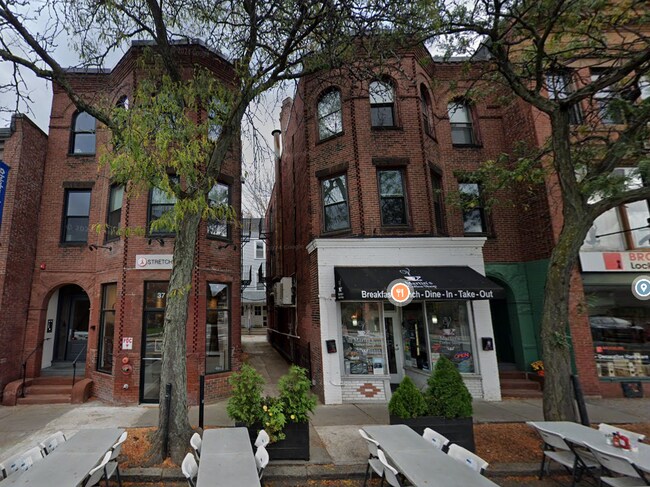 Building Photo - 37A Harvard St