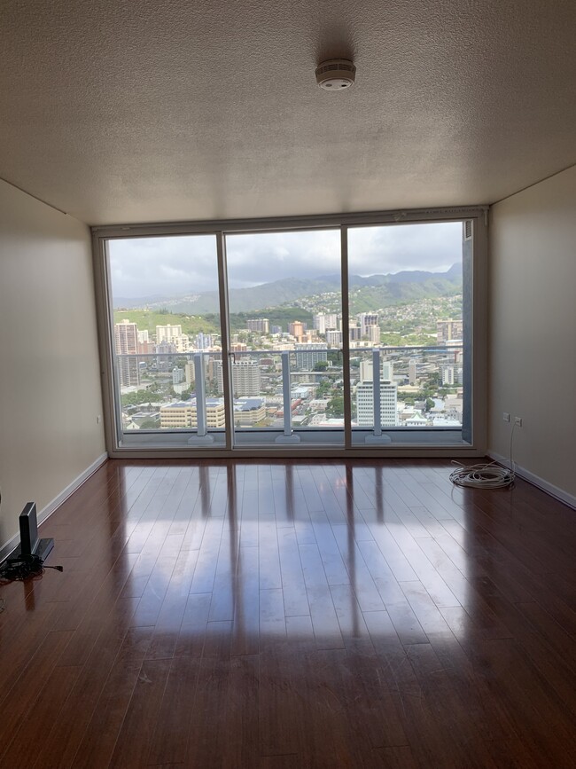 Living Room, Mountain Views - 1296 Kapiolani Blvd