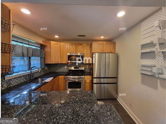 Building Photo - 2080 Hilburn Dr SE