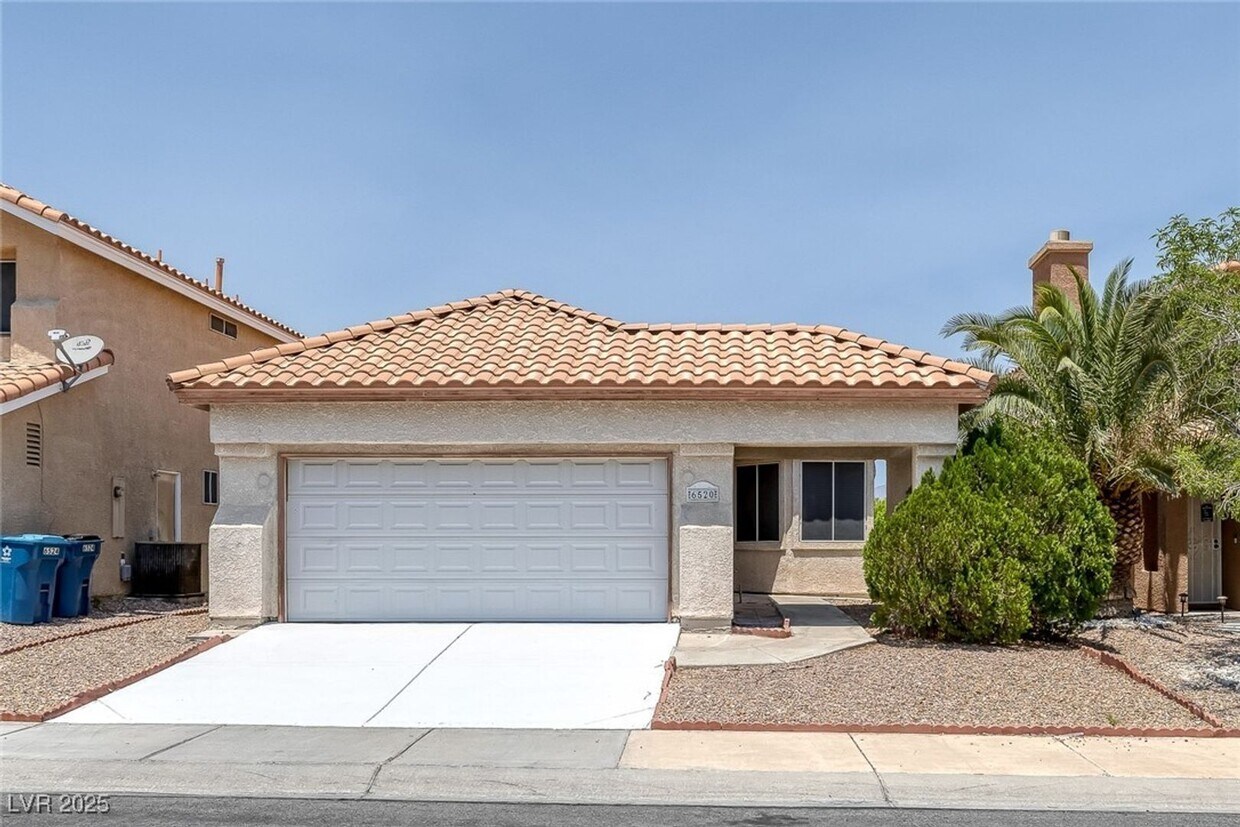 Primary Photo - Welcome to your new home! This charming si...