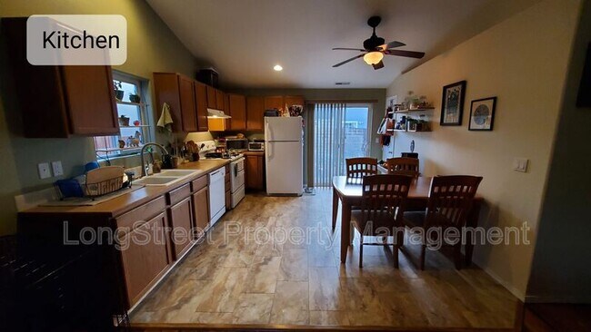 Foto del edificio - 254 NE Breezy Way