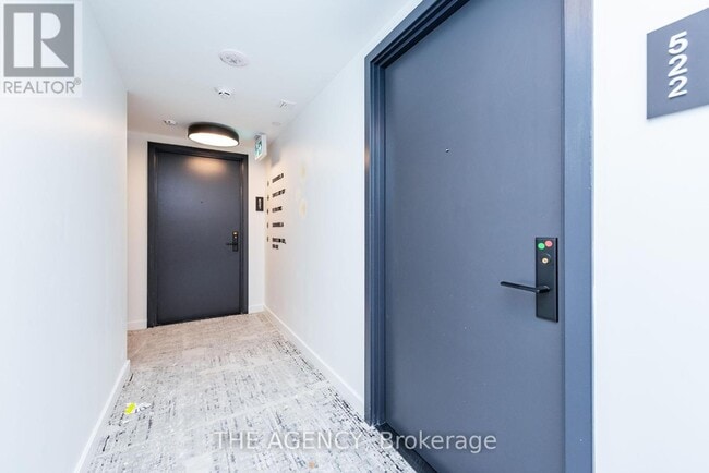 Building Photo - 3009-3009 Novar Rd