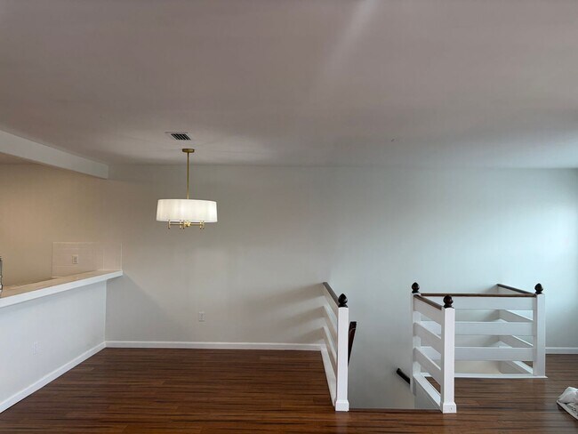 Foto del edificio - Well Maintained 2nd Floor Condo Now Available in Northridge Estates