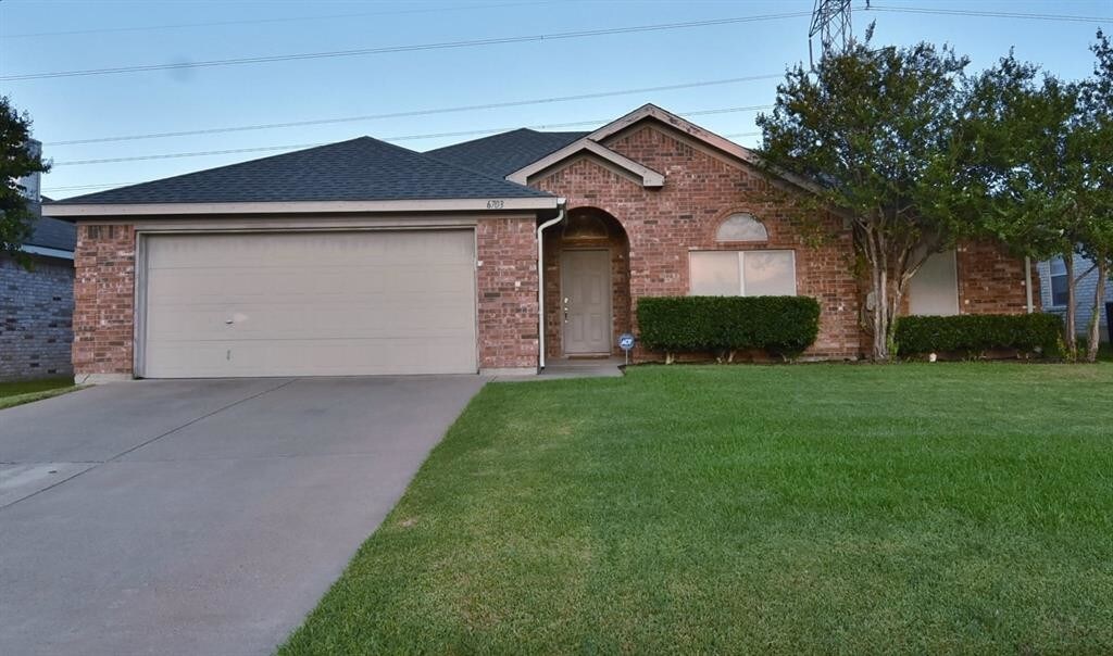 6703 White Tail Ln, Arlington, TX 76002 House Rental in Arlington, TX