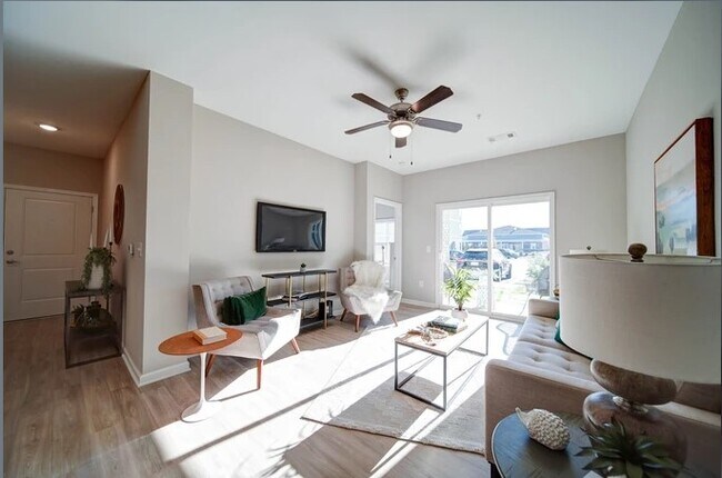 Living Room - Serenity@65th Apts....5 blocks from the Beach