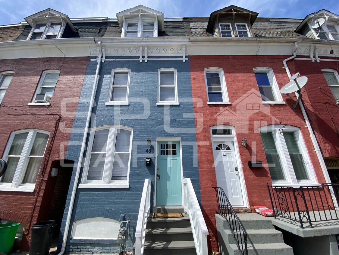 Foto principal - 43 W Jackson St