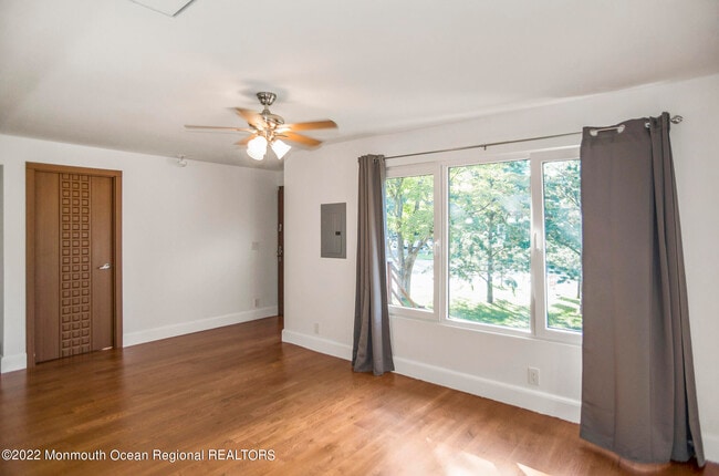 Foto del edificio - 1005 Lakewood Farmingdale Rd