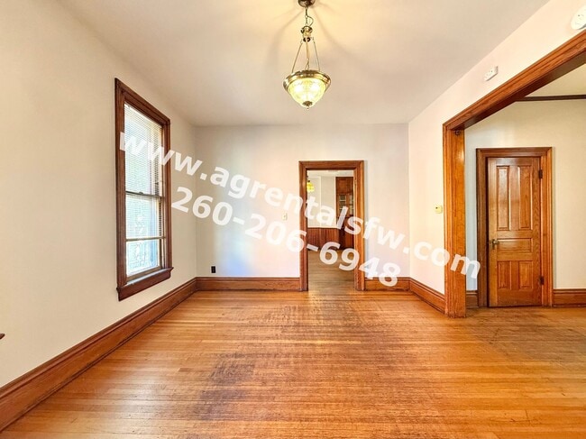Building Photo - 3 Bedroom House
