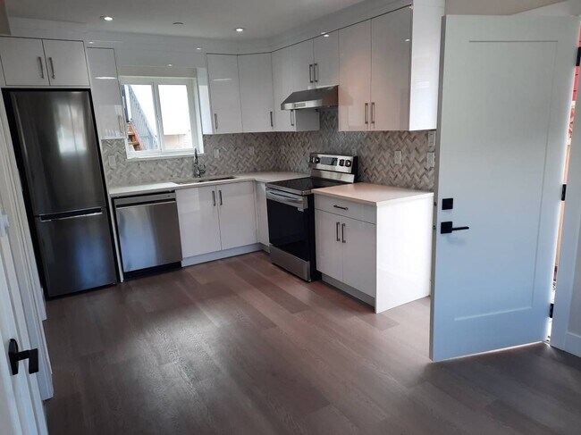 Photo du bâtiment - 381 57th Av E