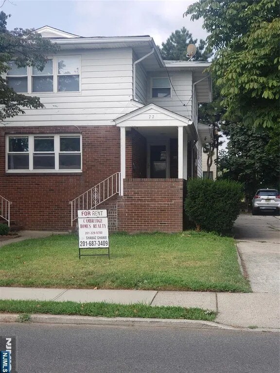 Foto principal - 77 Phillips Ave
