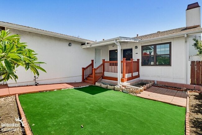 Foto del edificio - Lovely 3Bdm 2Ba Home with Spacious Outdoor Raised Deck in Lemon Grove!