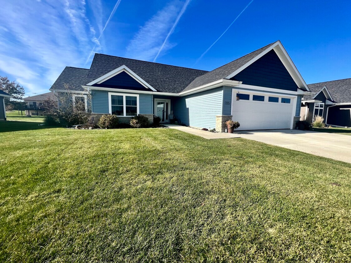 725 Melendy Ln, Cedar Falls, IA 50613 House Rental in Cedar Falls, IA
