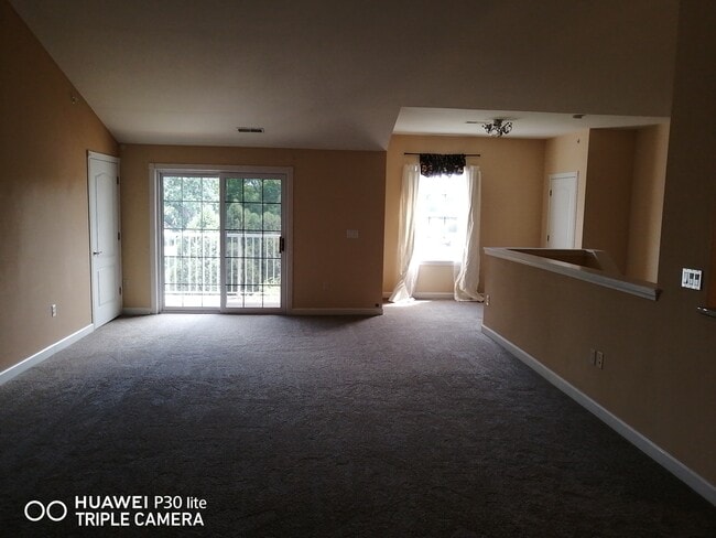 Building Photo - 2712 Northview Rd