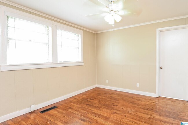Foto del edificio - 3130 Ashwood Rd