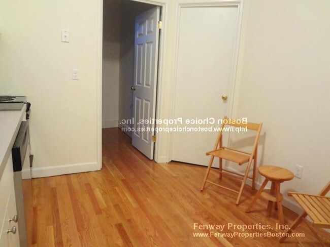 Foto del edificio - 483 Beacon St