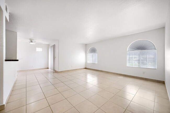 Foto del edificio - 9325 W Desert Inn Rd